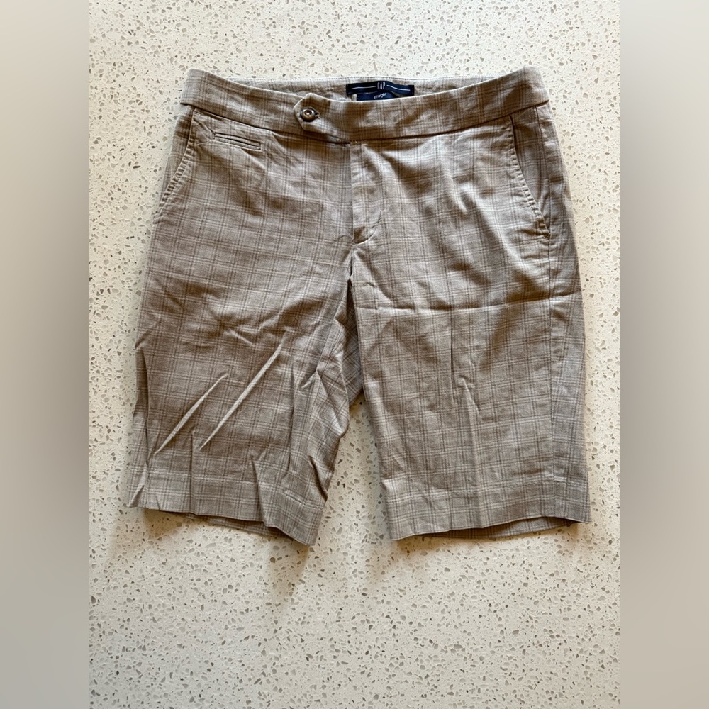 GAP Women’s Shorts: Straight Flat Front Plaid Shorts